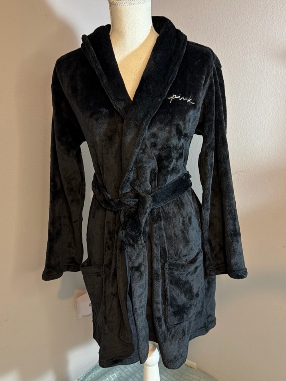 PINK Victoria's Secret Black Plush Hooded Robe with Embroidered Logo